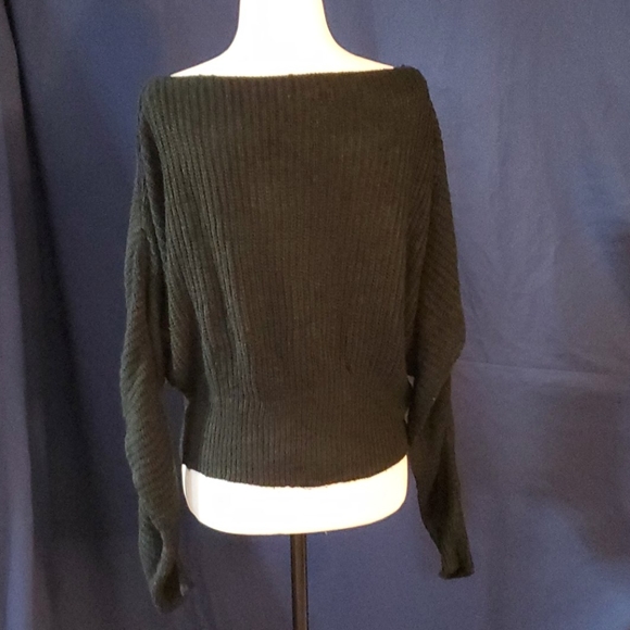 Black sweater - Picture 3 of 7